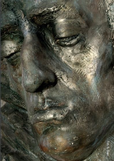 zdjęcie rzeźby przedstawiającej F. Chopina autorstwa Kaziemierza Ryszki
