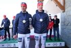 zawodnicy Pucharu Europy w Ptaszkowej stoją na podium z medalami na szyi