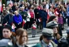 Tłum mieszkańców Brzeska na obchodach Narodowego Święta Niepodległości