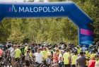 Zawodnicy na starcie Małopolska Tour w Kluczach