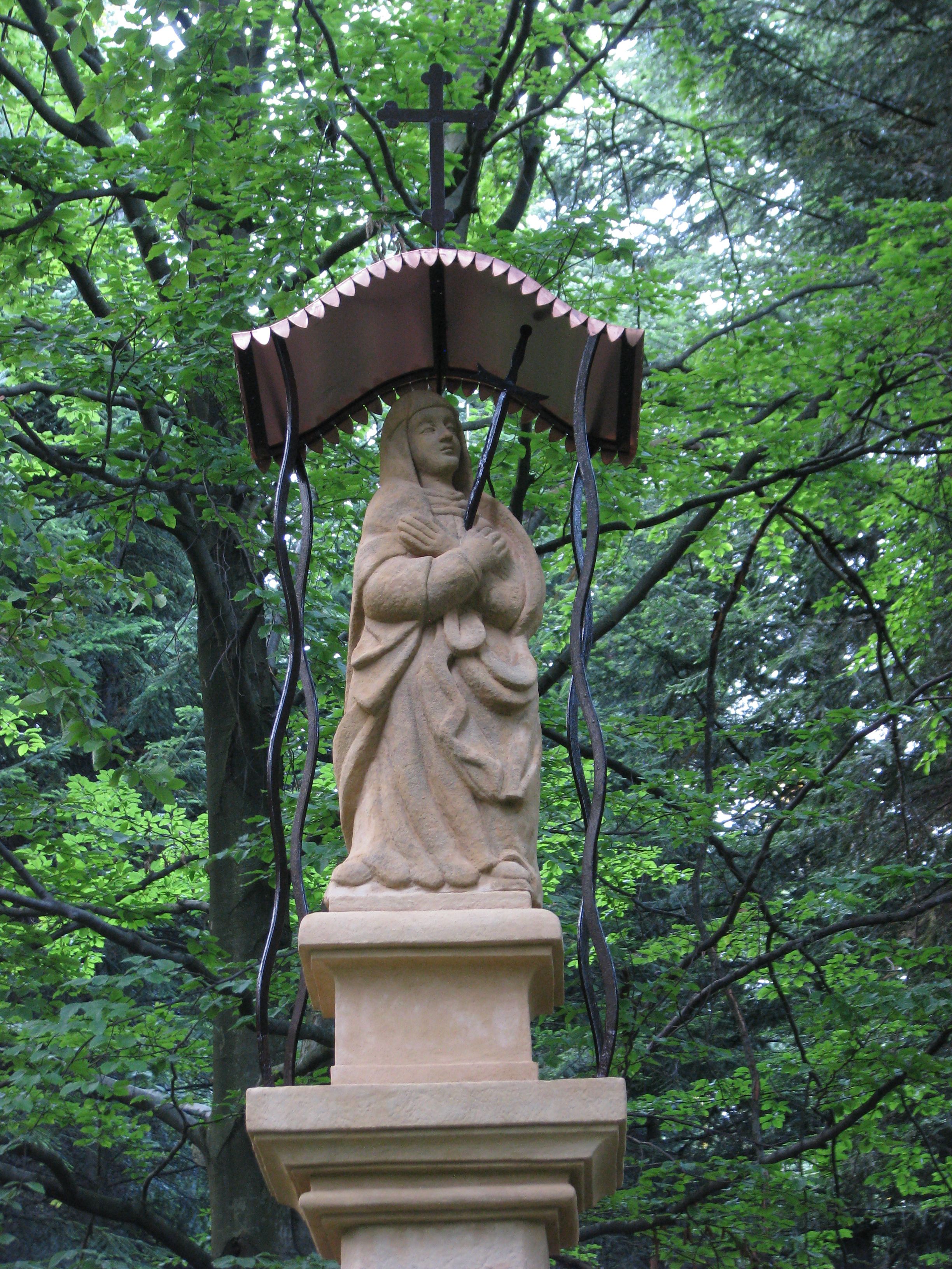 figura Matki Boskiej Bolesnej