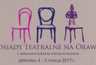 Plakat. Tło brudny róż. Rysunek trzech krzeseł w kolorze różowym, granatowym i fioletowym, każde o innym kształcie. Poniżej napis: 5. spotkanie teatrów amatorskich, jabłonka 4-5 marca
