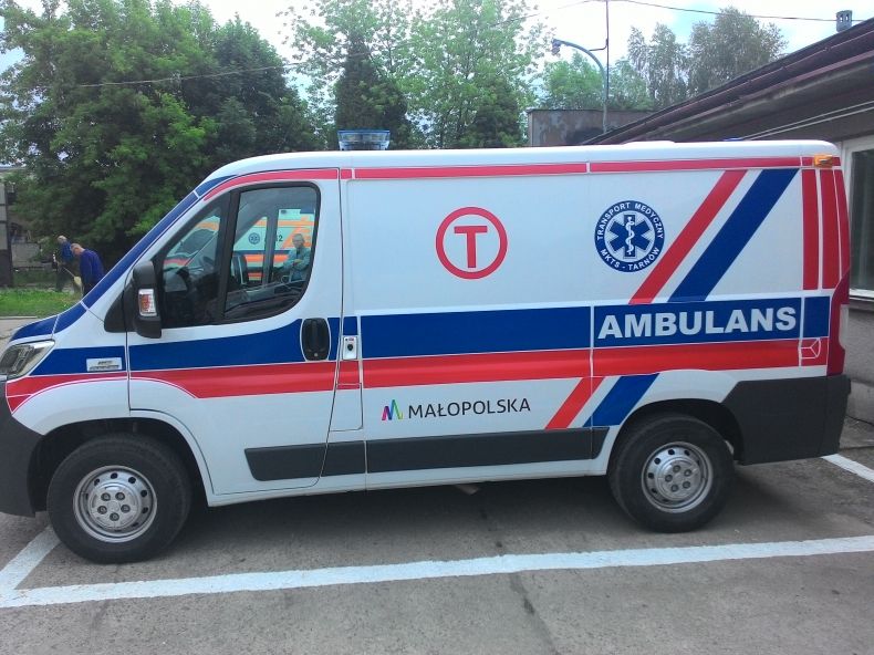 Na zdjęciu ambulans santarny