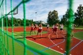 Przejdź do: Skawina: Uczniowie korzystają już z boiska od Małopolski