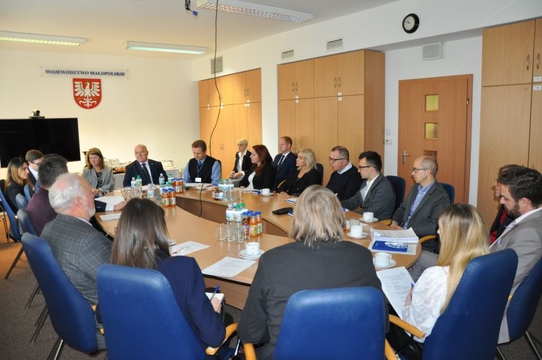 Zdjęcie przedstawia posiedzenie Rady Konsultacyjnej ds. Ochrony Konsumentów
