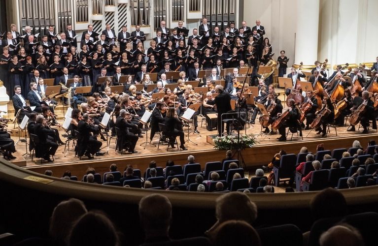 Na zdjęciu Orkiestra i Chór Filharmonii Krakowskiej