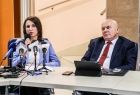 Marta Malec-Lech oraz Edward Czesak z Zarządu Województwa za stołem prezydialnym