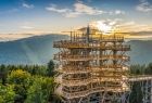 drewniano-betonowa konstrukcja wieży widokowej
