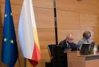 Obrady zdalnej sesji Sejmiku Województwa Małopolskiego prowadzi przewodniczący Jan Tadeusz Duda 