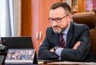 Wicemarszałek Tomasz Urynowicz podczas wideokonferencji