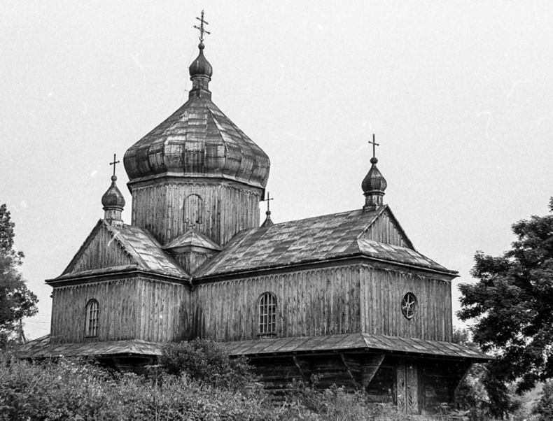 Fotografia archiwalna łemkowskiej cerkwi