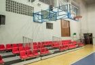 Hala sportowa Centralnego Ośrodka Sportu w Zakopanem. Widok na trybuny