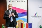 Przemawia konsul generalny Republiki Federalnej Niemiec w Krakowie dr Michael Groß