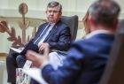 Marszałek Witold Kozłowski oraz uczestnicy debaty z profilu