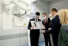 Uczestnicy wydarzenia w pracowni tomografii komputerowej