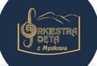 Logo Orkiestry Dętej z Mystkowa. Klucz wiolinowy i nazwa zespołu.