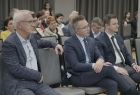Forum Wójtów Burmistrzów i Prezydentów, włodarze siedzą na krzesłach