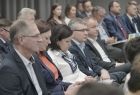 Forum Wójtów Burmistrzów i Prezydentów, włodarze siedzą na krzesłach