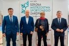 marszałek Kozłowski, dyrekcja i prezes Tajner oraz olimpijka