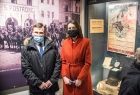 Członek zarządu Marta Malec Lech i przewodniczący Sejmiku Wojciech Skruch w muzeum.