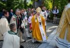 Arcybiskup Marek Jędraszewski podczas procesji do ołtarza