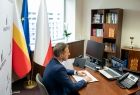 Sekretarz Województwa Wojciech Piech podczas spotkania on-line