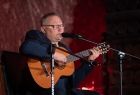 Kopalnia Soli w Wieliczce, koncert patriotyczny z okazji odzyskania przez Polskę niepodległości. Występ gitarzysty.
