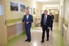 Marszałek Województwa Małopolskiego Witold Kozłowski. Nowy Sącz wizyta w Marszałka Witolda Kozłowskiego w Sądeckim Hospicjum. Oglądanie wyremontowanych pomieszczeń z Leszkiem Zegzdą i Mieczysław Kaczwińskim dyrektorem Sądeckiego hospicjum.