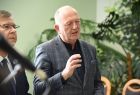 na zdjęciu Leszek Zegzda, były marszałek, obecnie członek sądeckiego hospicjum