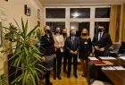 Marszałek Witold Kozłowski, wicemarszałkowie Łukasz Smółka i Tomasz Urynowicz, Iwona Gibas i Marta Malec-Lech z zarządu w trakcie spotkania z Krystyną Walendowicz, dyrektorem Wojewódzkiego Szpitala Rehabilitacyjnego im. dr. S. Jasińskiego w Zakopanem