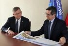 Marszałek Małopolski Witold Kozłowski oraz prezydent Tarnowa Roman Ciepiela podczas spotkania i rozmów o współpracy
