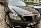 9-letnia limuzyna marki Mercedes-Benz, reprezentująca ekskluzywną klasę S