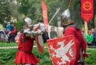 Inscenizacja walki rycerskiej na zamku w Korzkwi