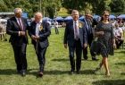 Marszałek Witold Kozłowski w towarzystwie samorządowców