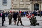 Przekazanie sztandaru przez Prezydenta Andrzeja Dudę