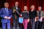 gala Małopolskiej Nagrody Poetyckiej, marszałek Witold Kozłowski wraz z laureatami nagrody