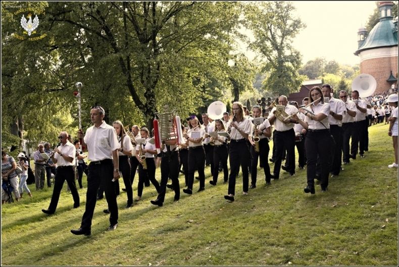 Orkiestra dęta Orzeł gra w Kalwarii Zebrzydowskiej