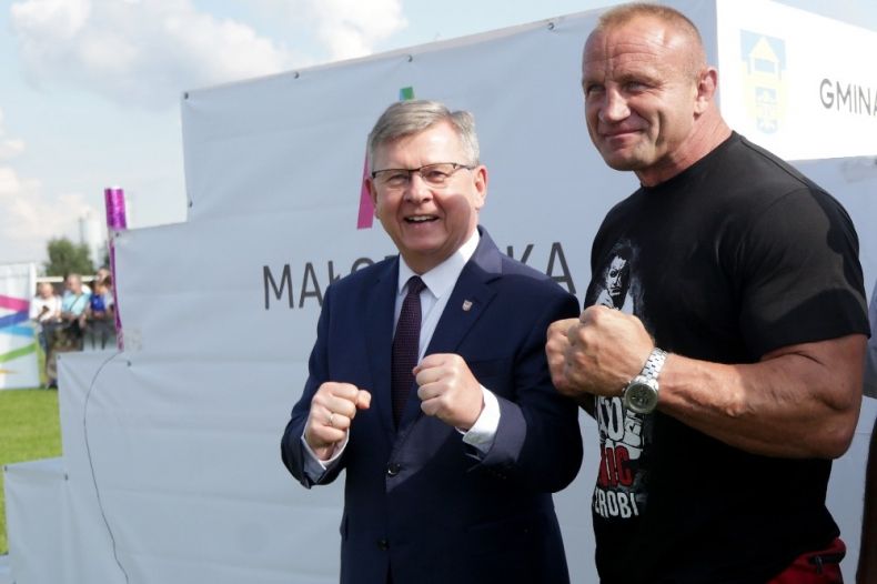 Marszałek Witold Kozłowski i Mariusz Pudzianowski