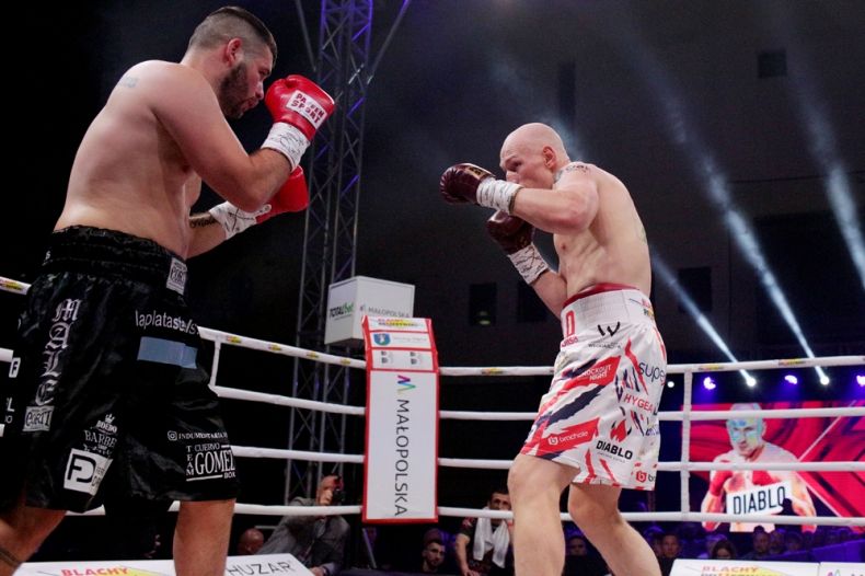 Gala Challenger's Boxing Night by GIA 3. Nowy Sącz hala MOSiR. Krzysztof „Diablo” Włodarczyk, walka z Maximiliano Jorge Gomezem