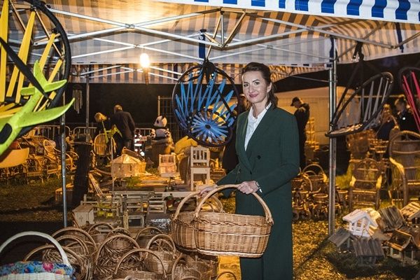 Marta Malec-Lech z zarządu województwa na święcie wikliny.