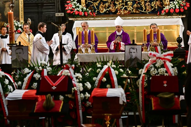 msza święta - uroczystości pogrzebowe w Bazylice Mariackiej