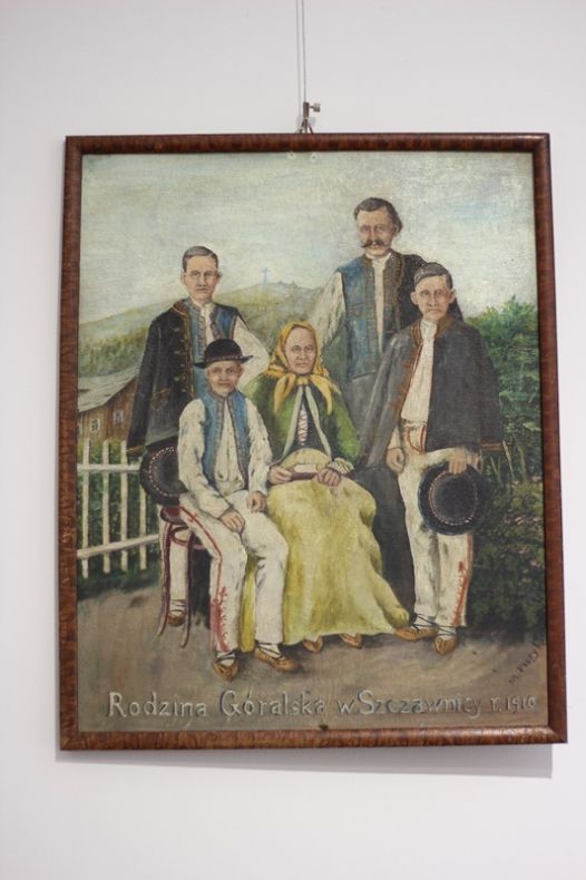 Obraz przedstawiający rodzinę góralską.
