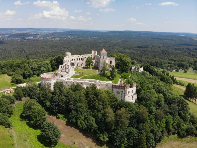 Widok z lotu ptaka na Zamek Tenczyn.