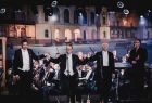 Po występie trzej tenorzy kłaniają się publiczności