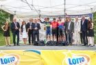 Widok na dekorację zwycięzców 24. Międzynarodowego Wyścigu Kolarskiego "Memoriał Henryka Łasaka" w Limanowej.