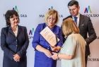 Marta Mordarska z gratulacjami dla nominowanej