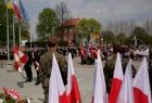 Święto 3 maja w Oświęcimiu. Wojskowa honorowa warta przed Grobem Nieznanego Żołnierza na placu Tadeusza Kościuszki 