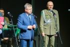 Marszałek Witold Kozłowski podczas wystąpienia na scenie MCK Sokół