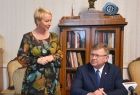 Iwona Gibas i marszałek Witold Kozłowski