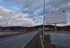 Wyremontowany odcinek drogi Bartkowa - Posadowa. Gmina Grudek nad Dunajcem. Widok na wyremontowany most i nową nawierzchnie.